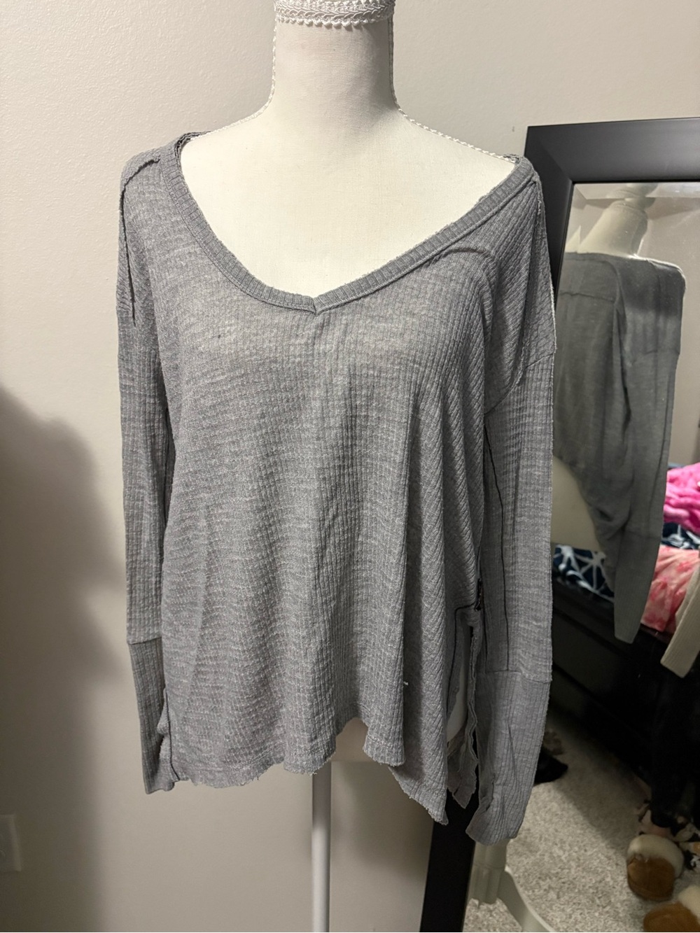 Relaxed Gray V-Neck Long-Sleeve Thermal Top